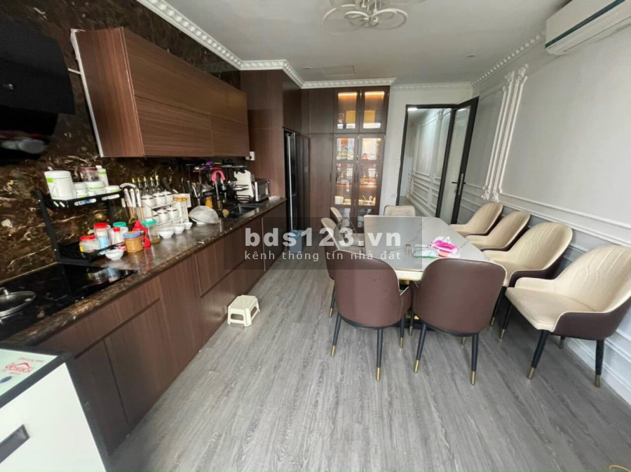 Bán nhà MP Hoàng Quốc Việt diện tích 84m2 6 tầng giá bán 32 tỷ. LH 0912442669