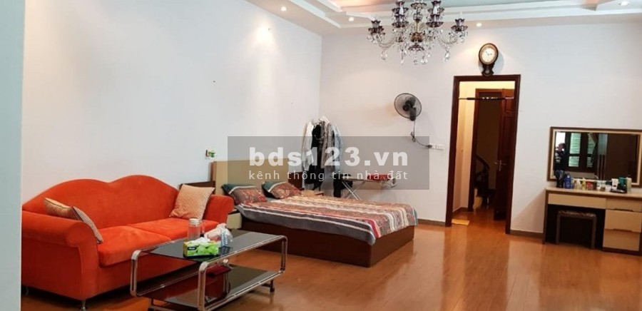 Bán nhà ngõ ô tô tránh phố Nguyễn Khánh Toàn dt 225m2 giá 38,4 tỷ. LH 0912442669