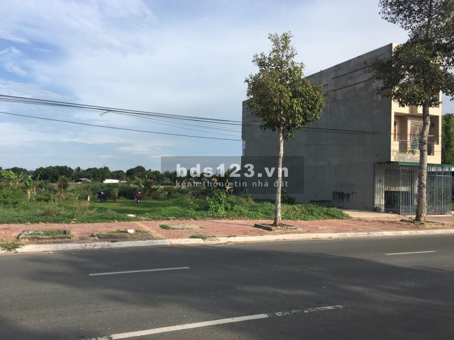 Cần bán lô đất 2 mặt tiền đường Hùng Vương, P Long Tâm, thành phố Bà Rịa