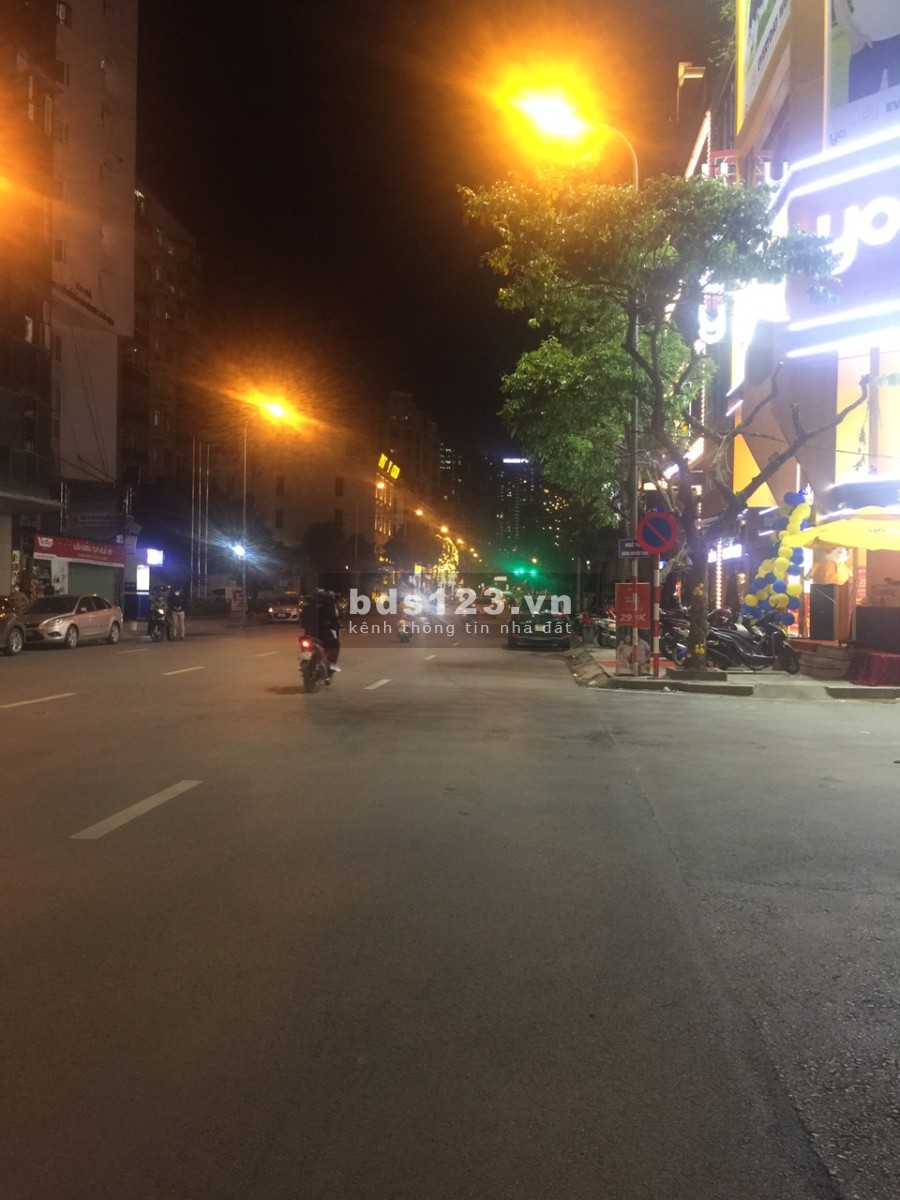 Bán nhà mặt tiền phố Nguyễn Tuân, diện tích 72m2, 7 tầng vỉa hè rộng, kinh doanh vô đối
