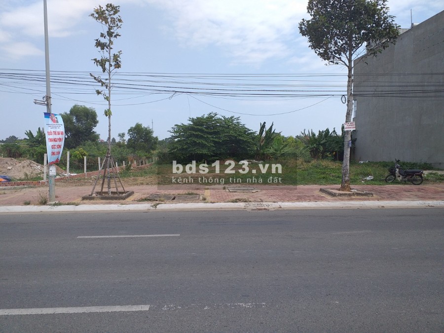 Cần bán lô đất 2 mặt tiền đường Hùng Vương, P Long Tâm, thành phố Bà Rịa