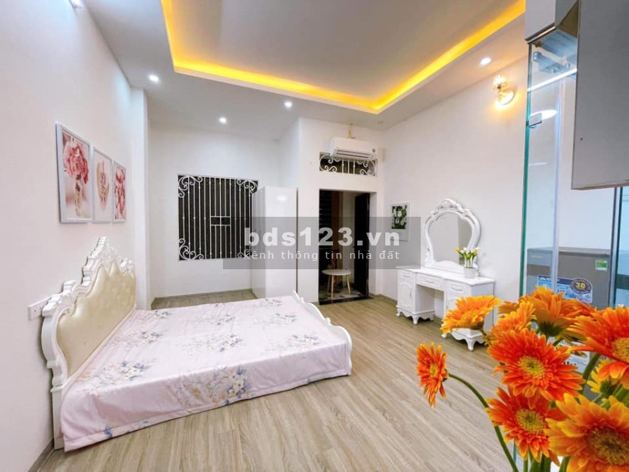 Bán nhà Nguyễn Lâm Quận Thanh Xuân, nhà mới xây ngõ thoáng, dt 47m2 5 tầng giá 6,8 tỷ