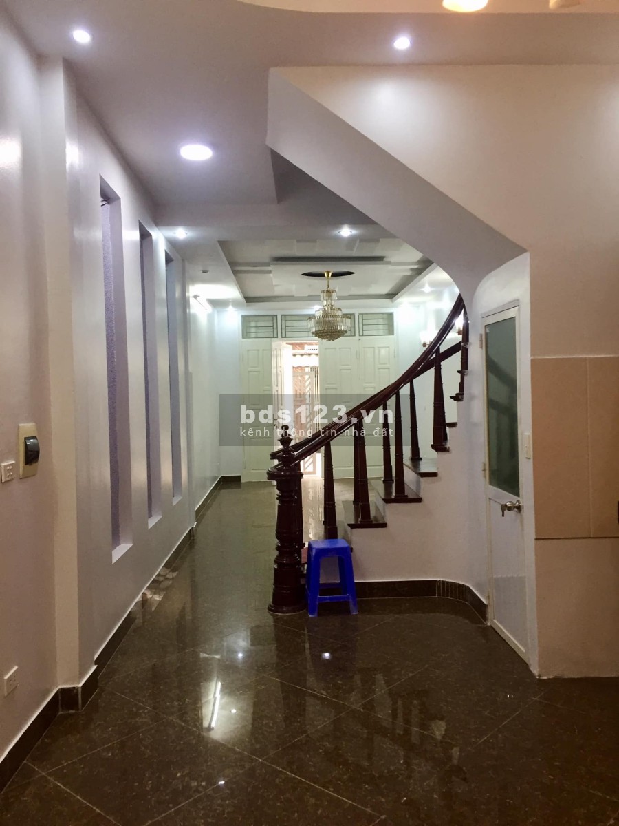Lĩnh Nam ô tô đỗ cửa, nhà đẹp nguyên căn vào ở được ngay, dt 58m2, 4 tầng, giá 6.15 tỷ