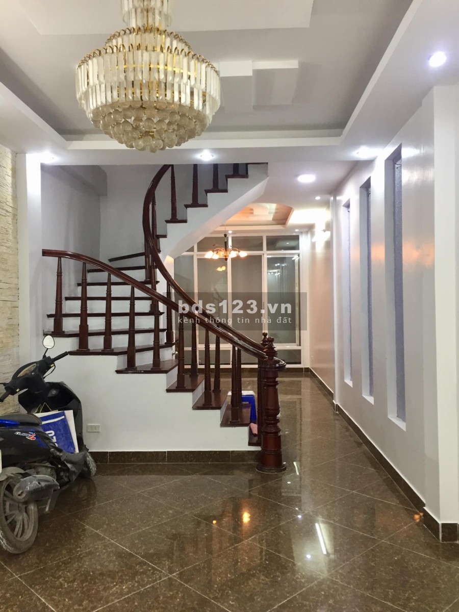 Lĩnh Nam ô tô đỗ cửa, nhà đẹp nguyên căn vào ở được ngay, dt 58m2, 4 tầng, giá 6.15 tỷ