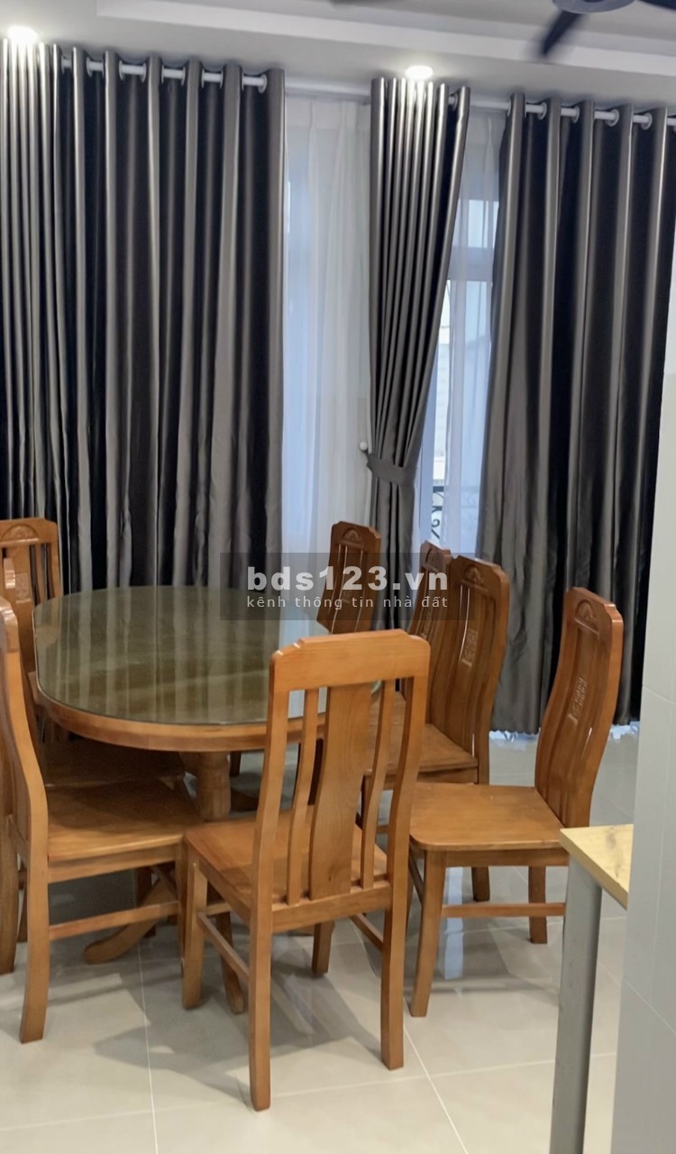 Chính chủ cho thuê nguyên tầng 1 rộng 70m2 full nội thất bàn giao vào ở được ngay, giá tốt