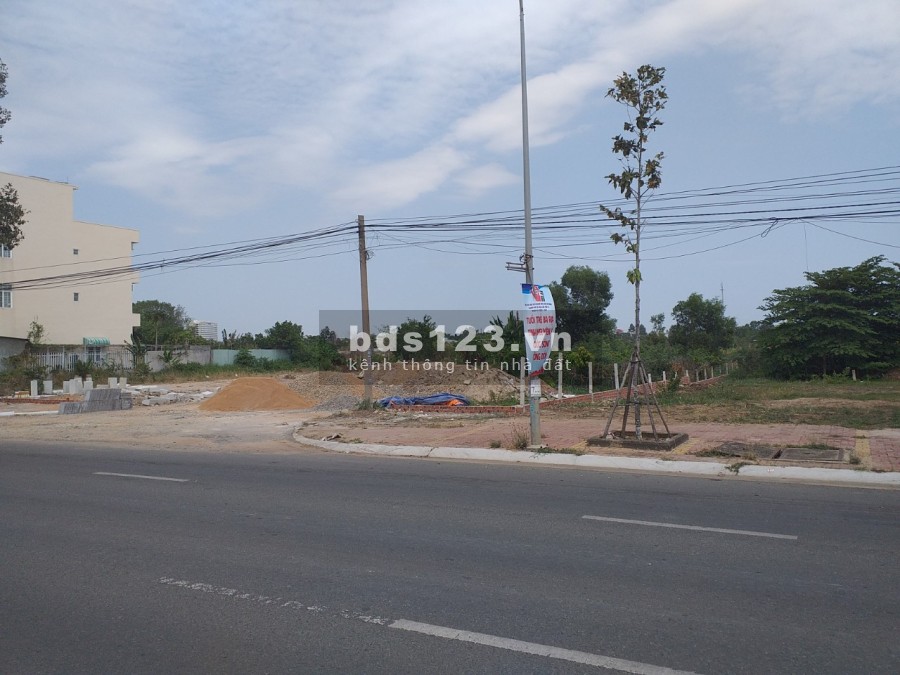 Cần bán lô đất 2 mặt tiền đường Hùng Vương, P Long Tâm, thành phố Bà Rịa