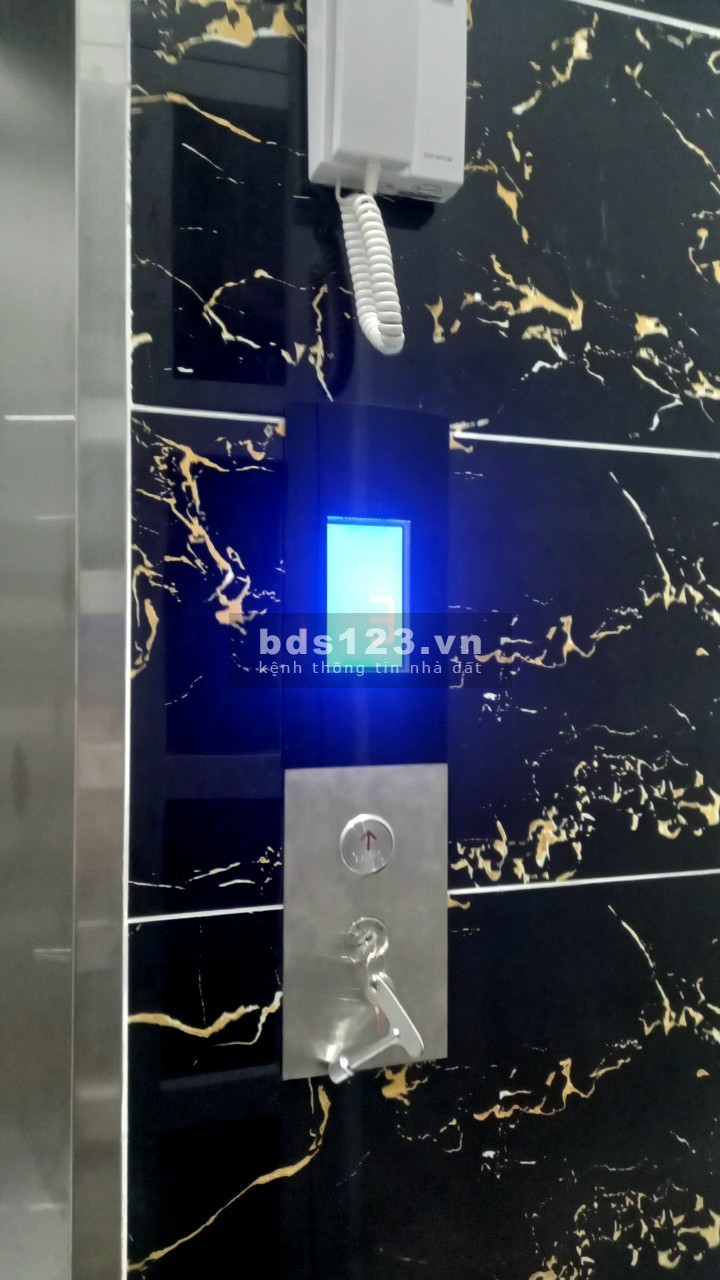 Chính chủ cho thuê nguyên tầng 1 rộng 70m2 full nội thất bàn giao vào ở được ngay, giá tốt