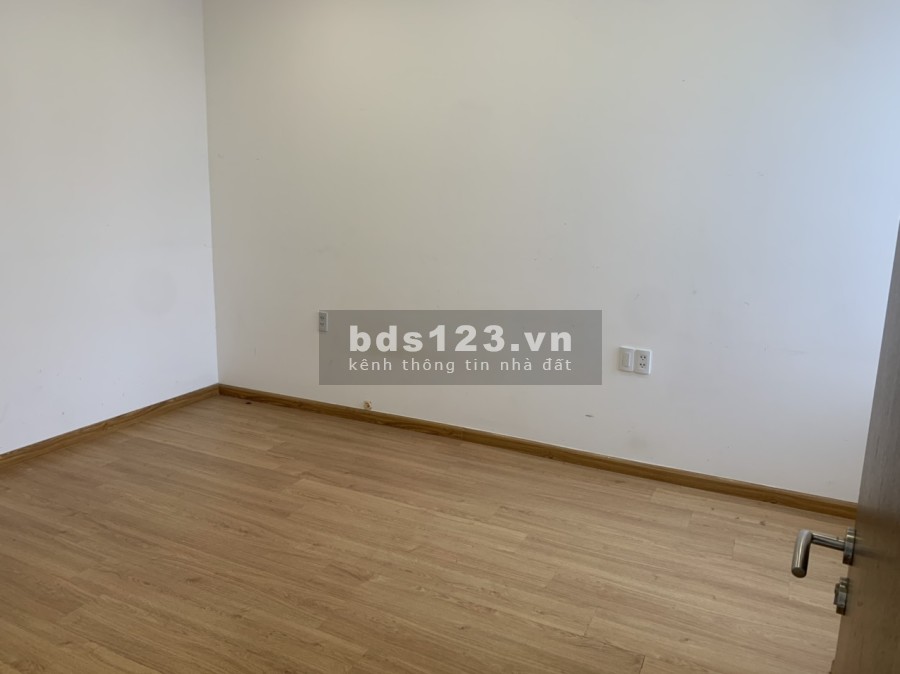 Bán căn hộ Hưng Phát Silver Star 2pn có ban công 2.55 tỷ liên hệ xem căn hộ 0938 968 924