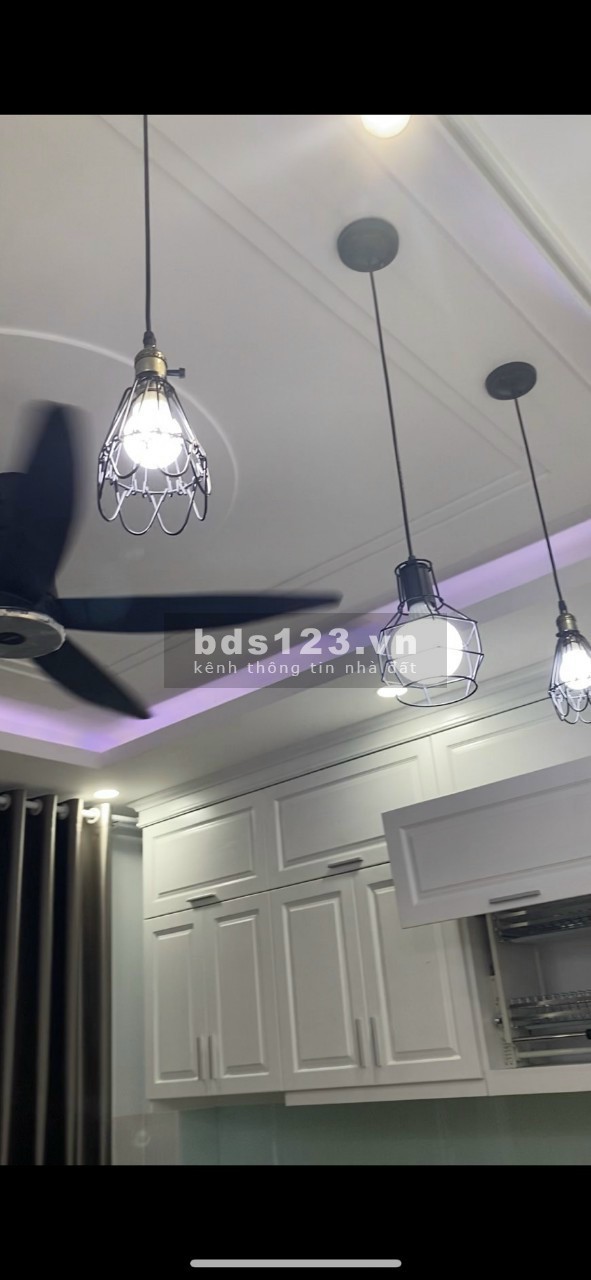 Chính chủ cho thuê nguyên tầng 1 rộng 70m2 full nội thất bàn giao vào ở được ngay, giá tốt