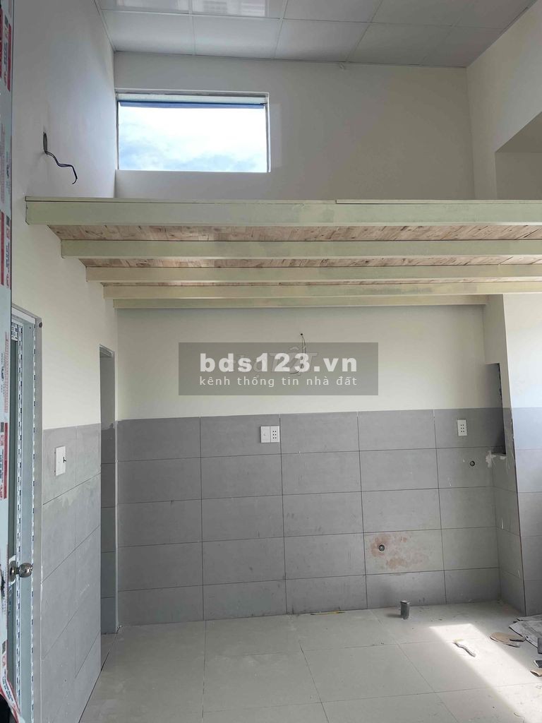 Chính chủ cho thuê căn hộ mini có gác cửa sổ thoáng mát, bảo vệ 24/24, khu an ninh