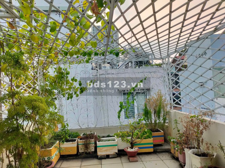 Chính chủ cần tiền duy trì kinh doanh bán gấp căn nhà giá rẻ 12.8 tỷ, kiến trúc đẹp