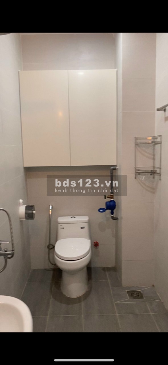 Chính chủ cho thuê nguyên tầng 1 rộng 70m2 full nội thất bàn giao vào ở được ngay, giá tốt