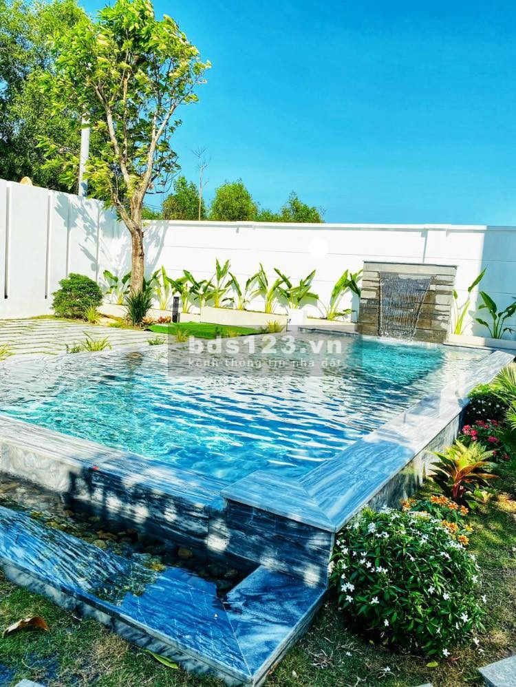 Biệt thự vườn nghỉ dưỡng gần biển vị trí đắc địa, pháp lý chuẩn, vào ở được ngay
