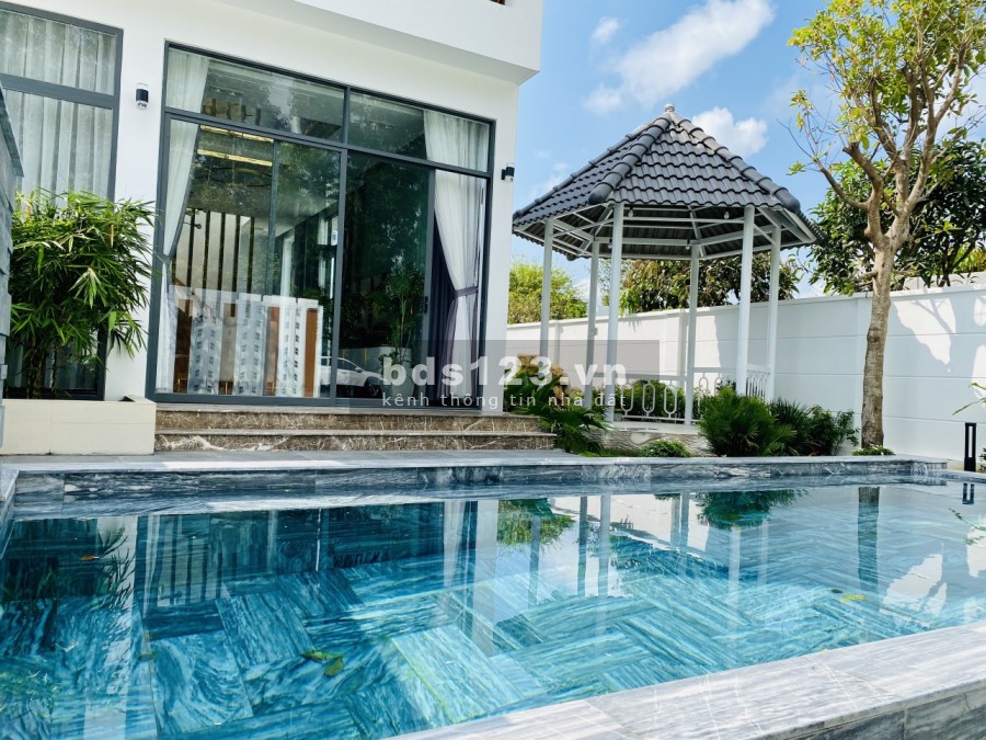 Biệt thự vườn nghỉ dưỡng gần biển vị trí đắc địa, pháp lý chuẩn, vào ở được ngay