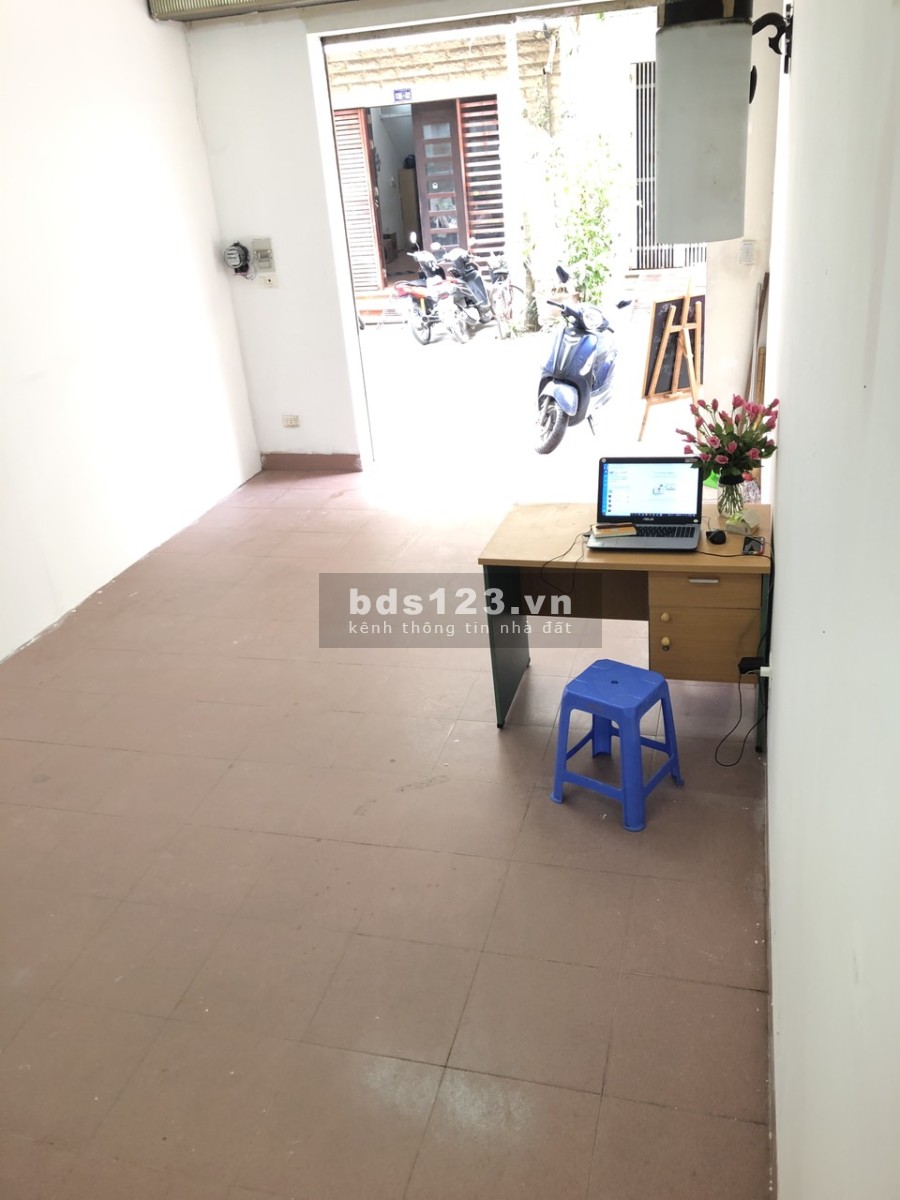 Văn phòng 30m2, 8 triệu Đặng Thùy Trâm, ô tô vỉa hè, cách mặt đường 1 nhà
