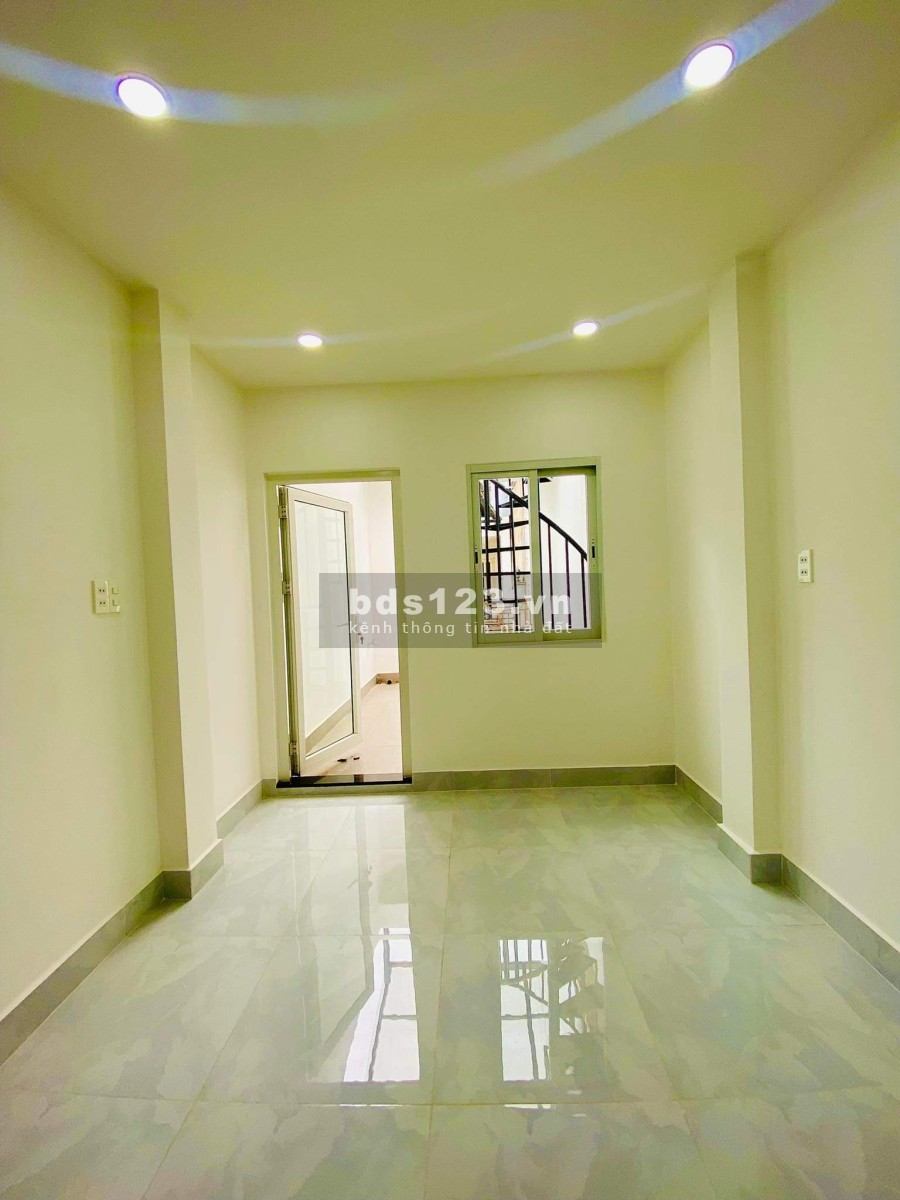 Bán nhà đường Tô Hiến Thành dtsd 33m2, 4 tầng đúc, 3 phòng ngủ, giá 5.95 tỷ, giá tốt