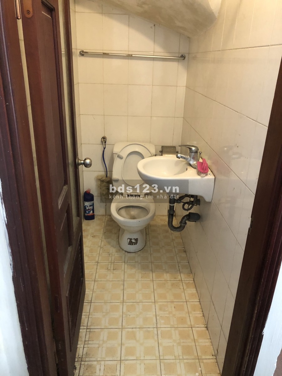 Văn phòng 30m2, 8 triệu Đặng Thùy Trâm, ô tô vỉa hè, cách mặt đường 1 nhà