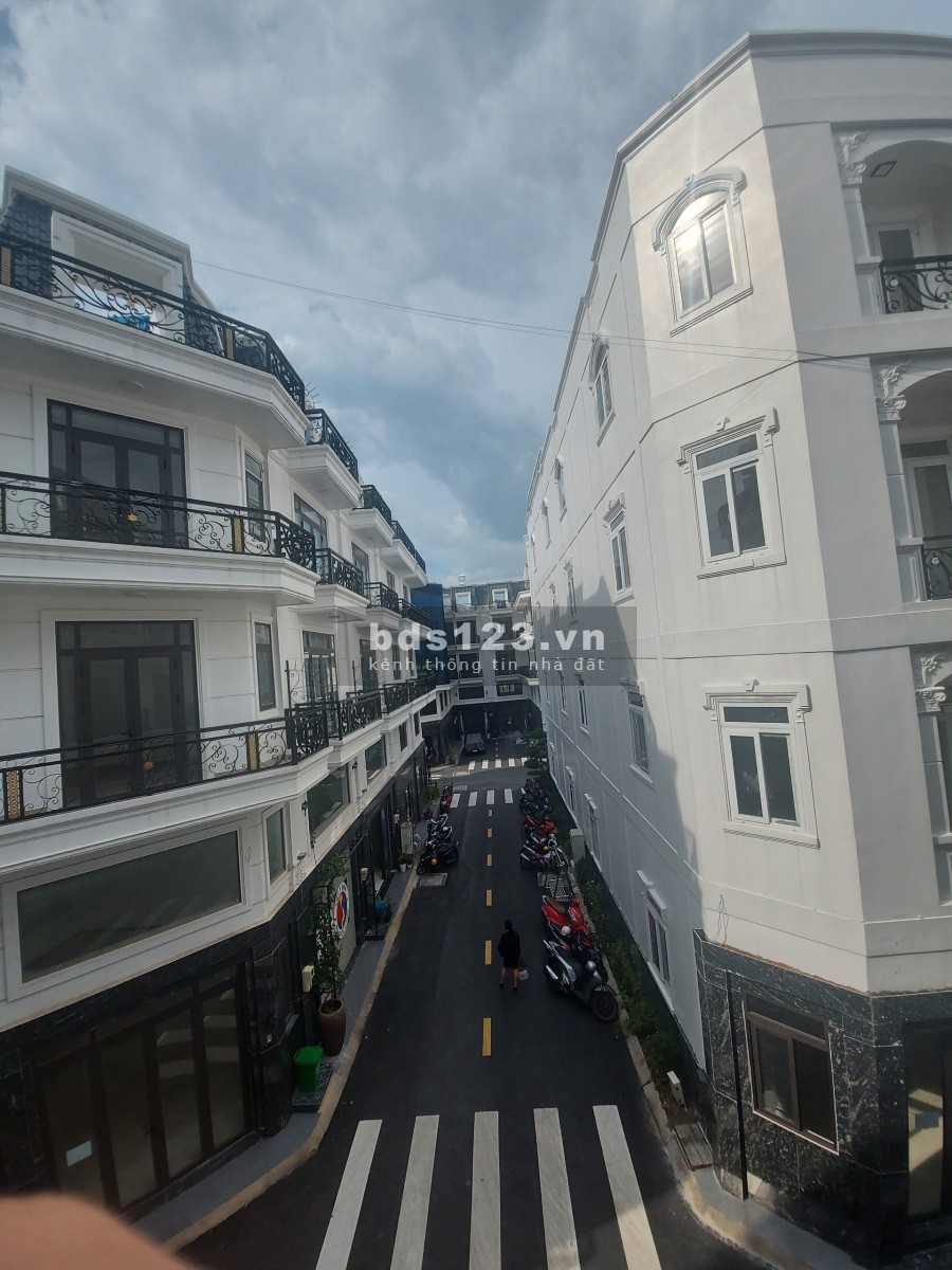 Bán nhà phố Quận 12 gần ngay cao đẳng điện lực gần Quốc Lộ 22 gần sân bay Tân Sơn Nhất