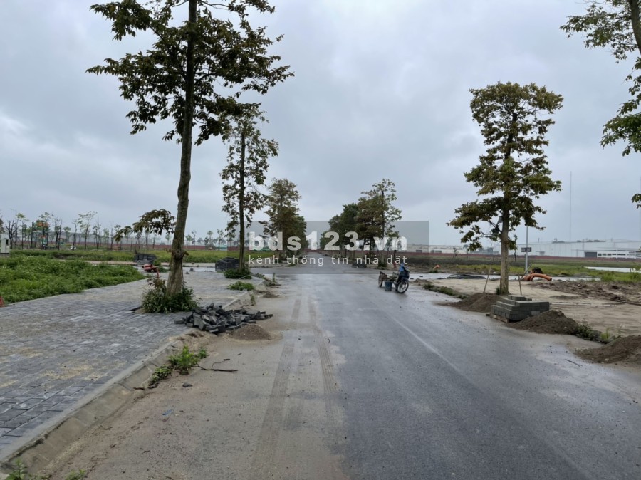  New City Phố Nối ra hàng lô góc xịn L/H 0799863888 ạ