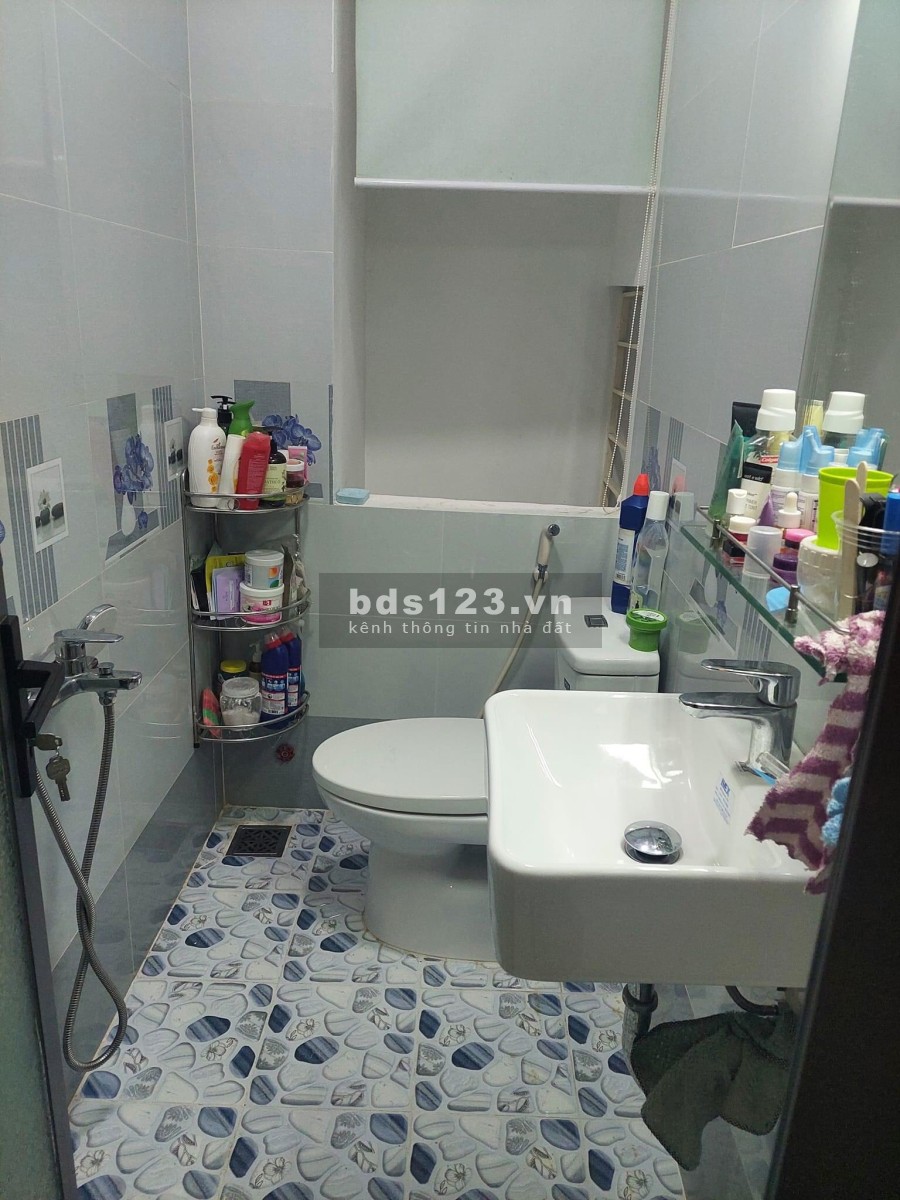 Bán nhà 5 tầng, Tô Hiến Thành, xây đẹp, giếng trời, sân thượng, hơn 29m2, chỉ hơn 5 tỷ