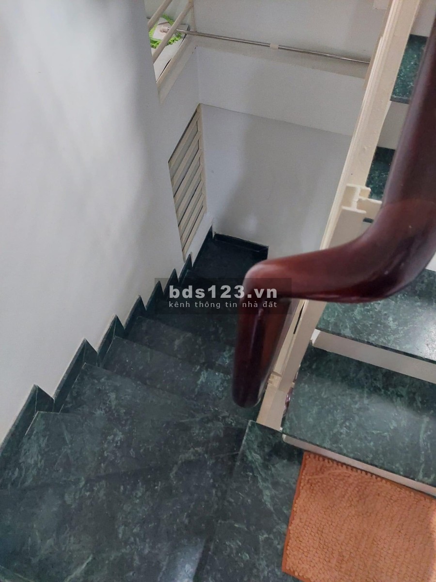 Bán nhà 5 tầng, Tô Hiến Thành, xây đẹp, giếng trời, sân thượng, hơn 29m2, chỉ hơn 5 tỷ