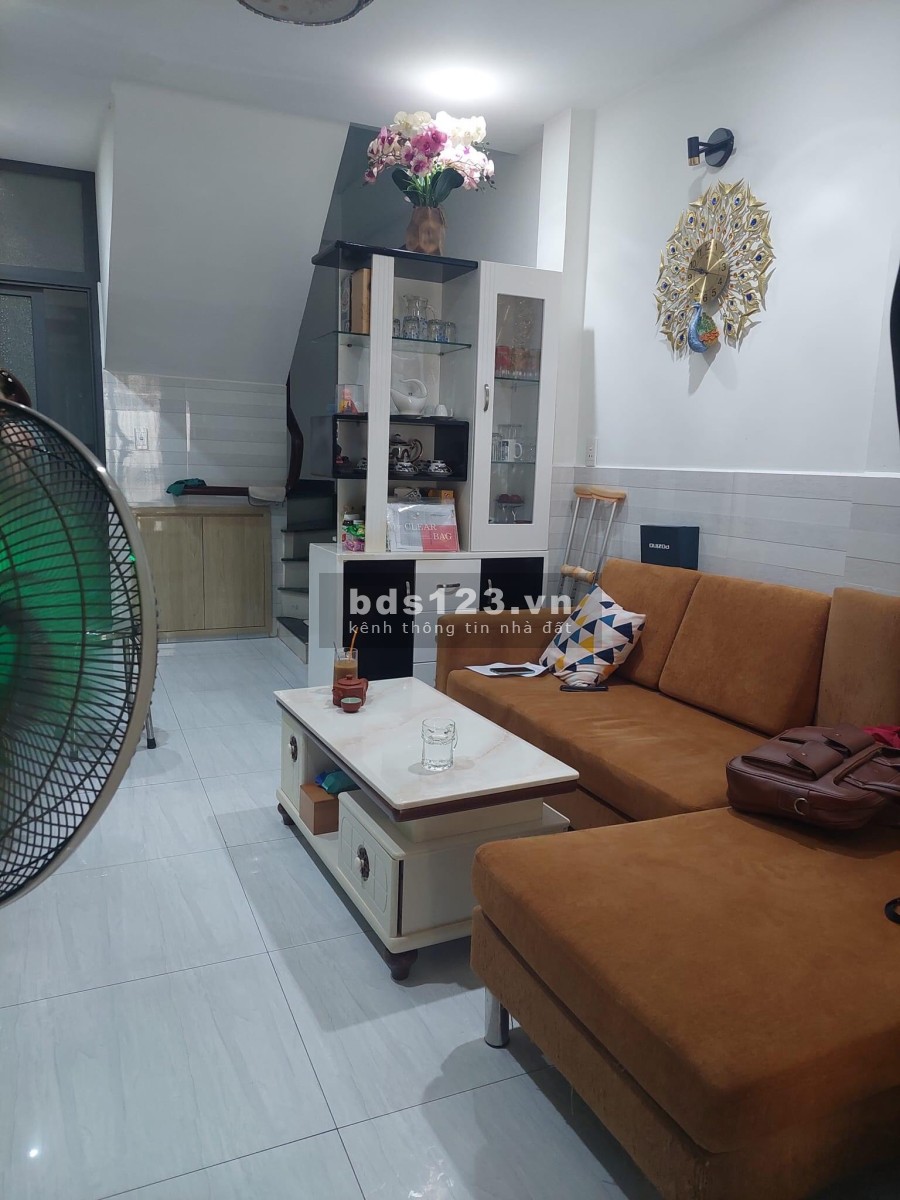 Bán nhà 5 tầng, Tô Hiến Thành, xây đẹp, giếng trời, sân thượng, hơn 29m2, chỉ hơn 5 tỷ