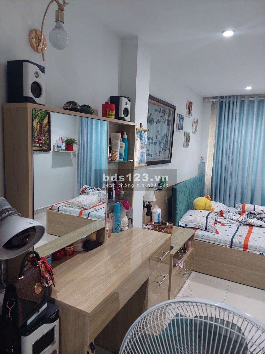 Bán nhà 5 tầng, Tô Hiến Thành, xây đẹp, giếng trời, sân thượng, hơn 29m2, chỉ hơn 5 tỷ