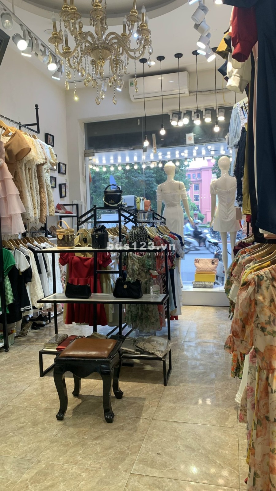 Bán nhà 6 tầng MP Tây Sơn vị trí đẹp đang KD tốt giá 10,5 tỷ. LH 0912442669