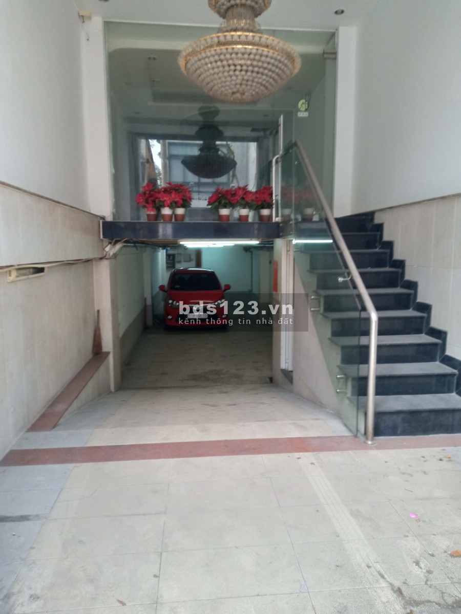 Chính chủ bán nhà 7 tầng sạch đẹp phù hợp làm văn phòng tiện ích xung quanh đầy đủ