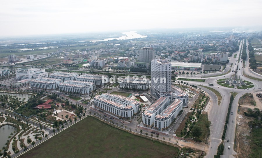 Cho thuê 2 căn thông mặt tiền 10m đại lộ Nguyễn Hoàng, bigC giá tốt nhất thị trường