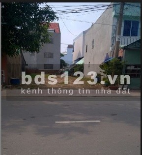 Cô năm cần tiền bán gấp lô đất diện tích 60m2 giá chỉ 3ty890, xung quanh đầy đủ tiện ích
