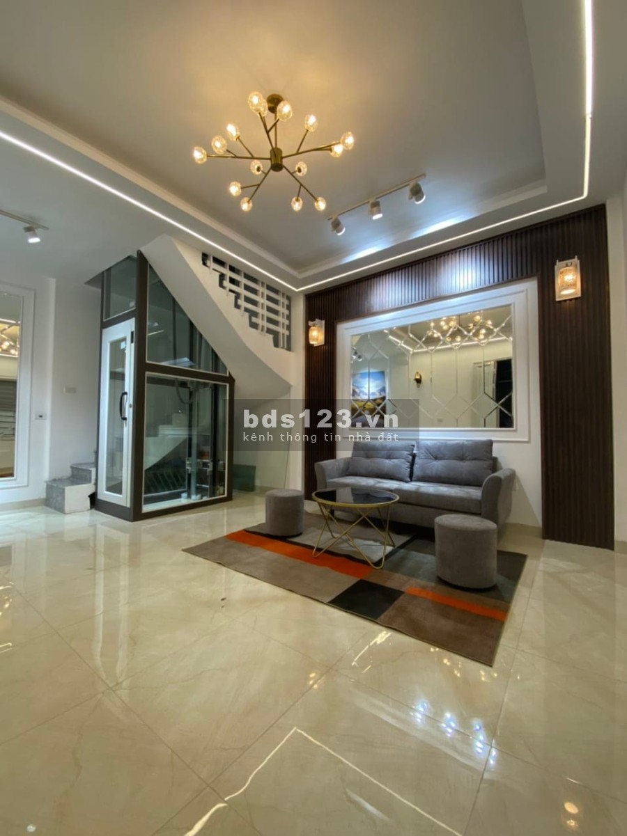 Bán nhà Trần Quốc Vượng 35m2, lô góc, thang máy, nội thất hiện đại, giá 5.5 tỷ
