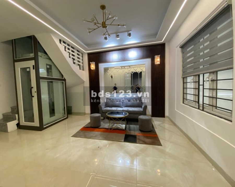 Bán nhà Trần Quốc Vượng 35m2, lô góc, thang máy, nội thất hiện đại, giá 5.5 tỷ