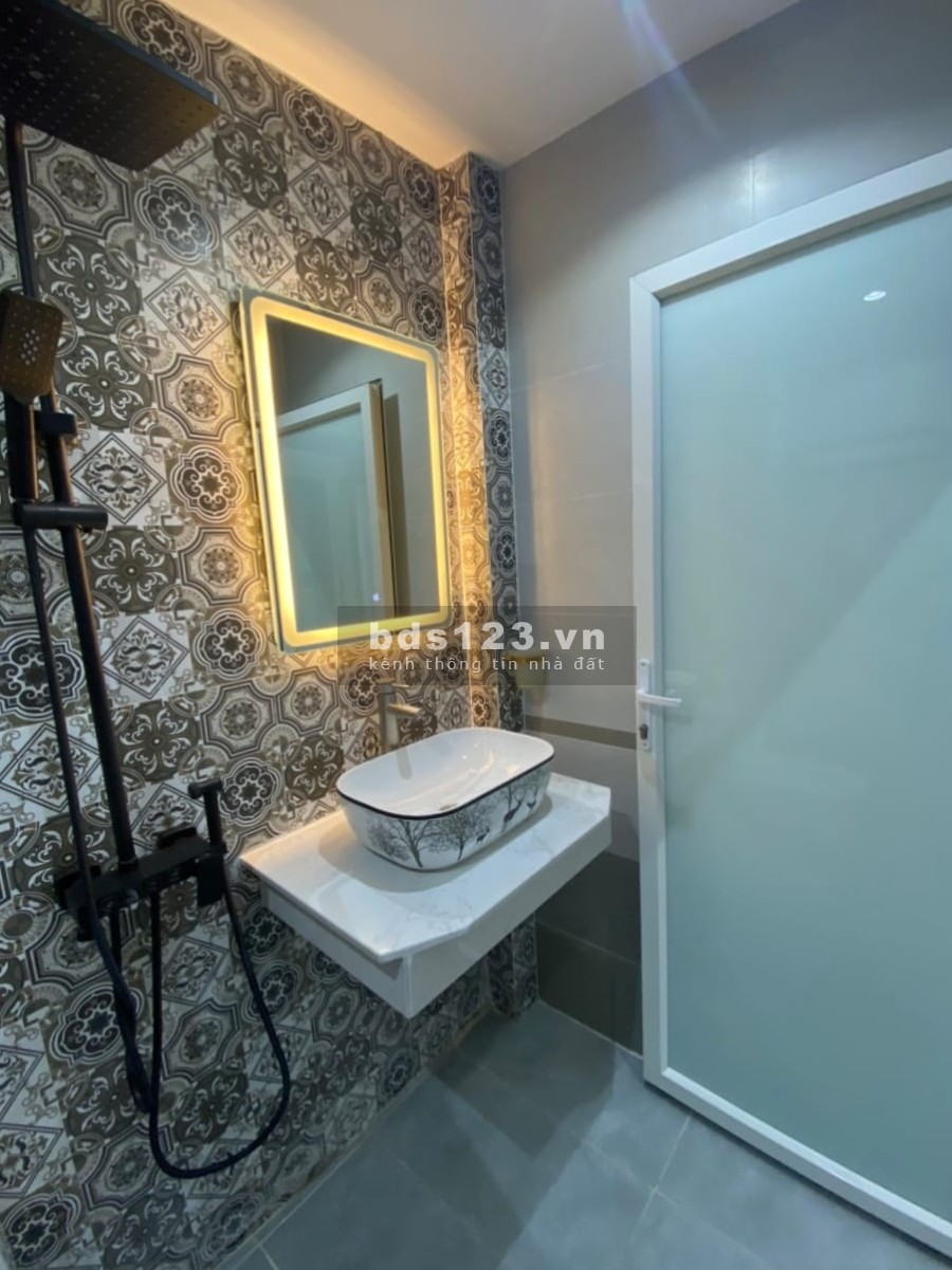 Bán nhà Trần Quốc Vượng 35m2, lô góc, thang máy, nội thất hiện đại, giá 5.5 tỷ