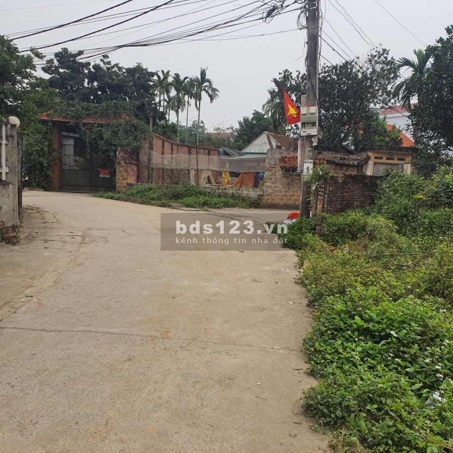 Chính chủ gửi em bán mảnh đất tại Thôn 2, Tân Xã liên hệ 0966964606, diện tích 136m2