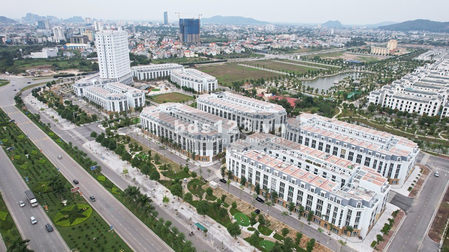 Cho thuê 2 căn thông mặt tiền 10m đại lộ Nguyễn Hoàng, bigC giá tốt nhất thị trường
