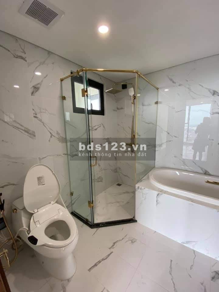 Cần cho thuê gấp căn hộ Sunshine City 3 ngủ đồ cơ bản diện tích 120m2 giá 9,5 triệu/tháng