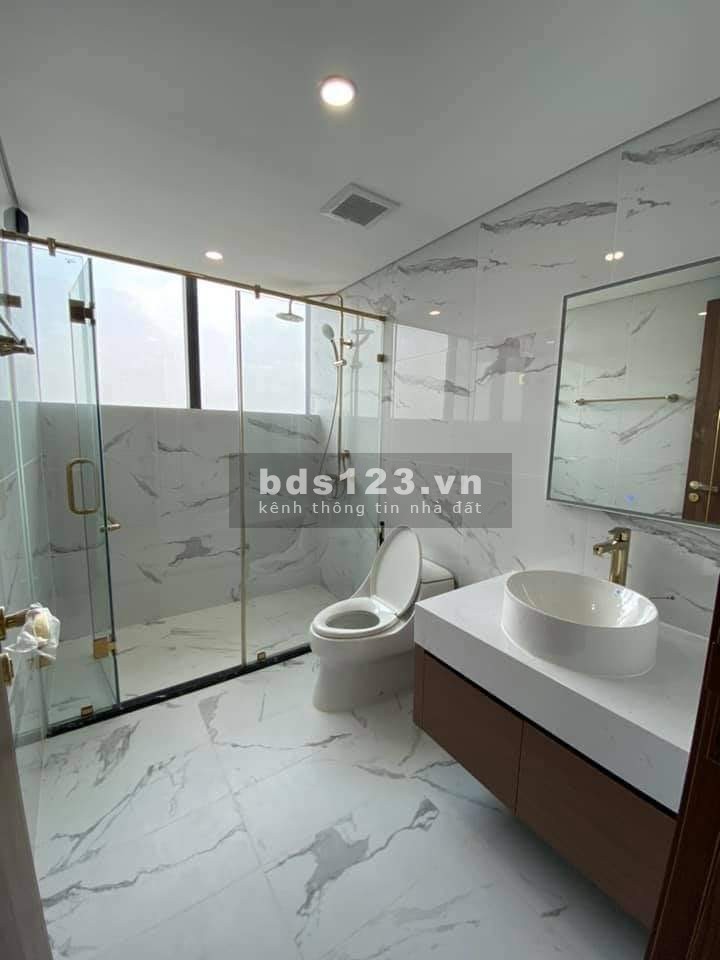 Cần cho thuê gấp căn hộ Sunshine City 3 ngủ đồ cơ bản diện tích 120m2 giá 9,5 triệu/tháng
