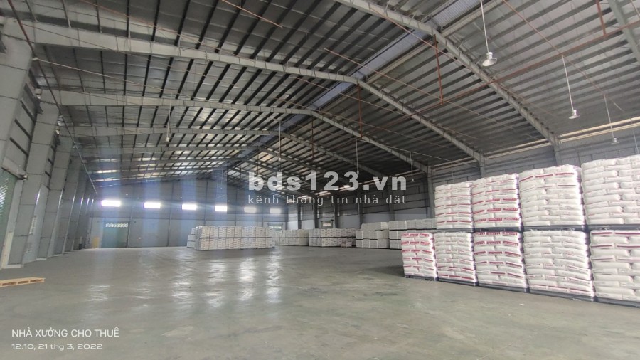 Chính chủ cho thuê kho khu công nghiệp Tân Đức, diện tích 4500m2, giá 315 triệu, lh 0896401042