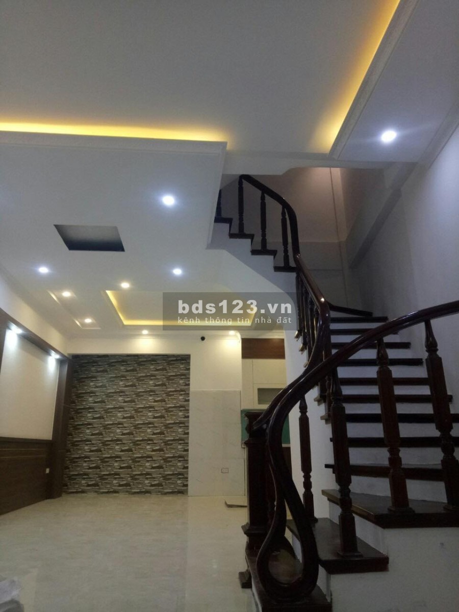 Nhà hiếm bán phố Vương Thừa Vũ 45m2, 4 Tầng, mặt tiền 4.2m, nhỉnh 4 tỷ Thanh Xuân