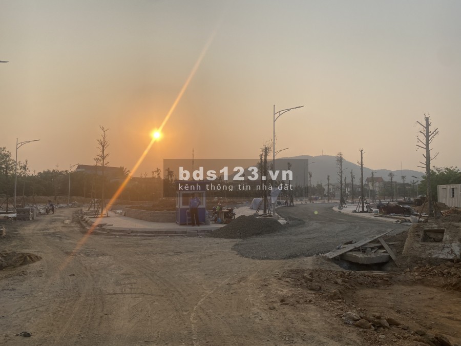 Bán lô đất 2 mặt tiền đường 16m Downtown Lương Sơn, Hoà Bình, pháp lý chuẩn giá tốt