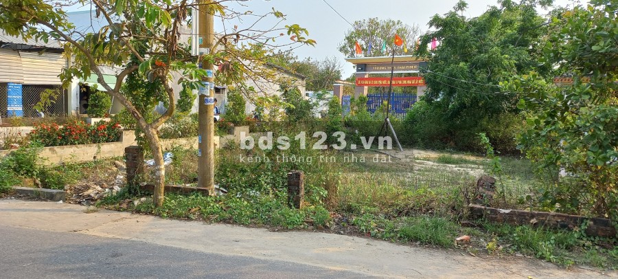 Bán gấp lô góc 2 mặt tiền đường Thanh Niên, ngay làng tranh bích hoạ xã Tam Thanh, Tam kỳ