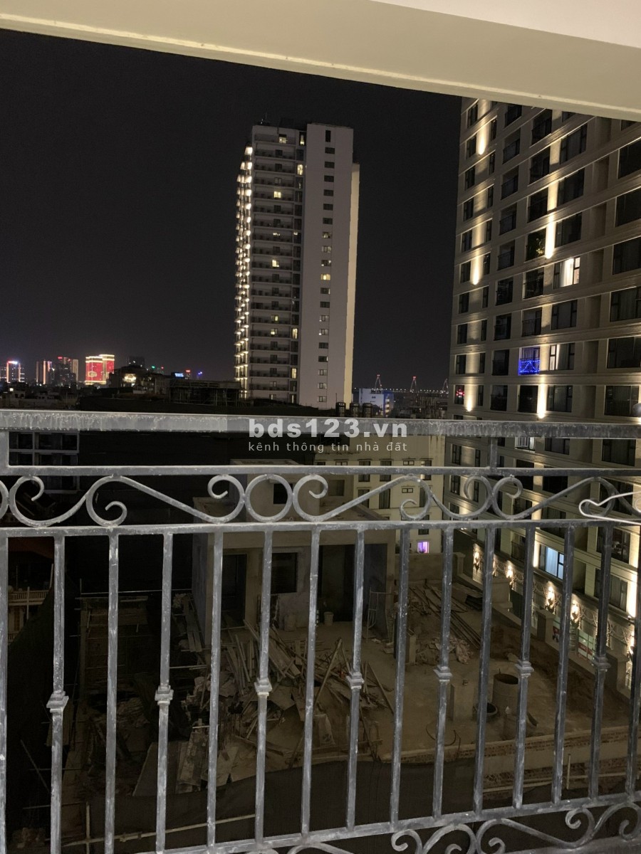 Chính chủ bán căn hộ D'. Le Roi Soleil, diện tích 88m2, view trọn Hồ Tây nội thất đầy đủ