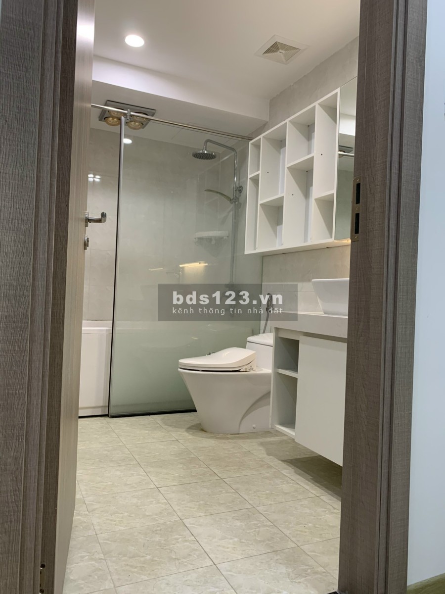 Chính chủ bán căn hộ D'. Le Roi Soleil, diện tích 88m2, view trọn Hồ Tây nội thất đầy đủ