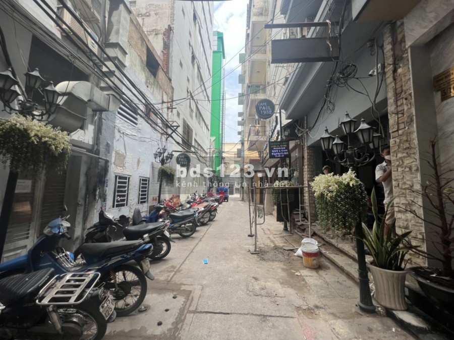 Cho thuê mặt bằng mặt tiền kinh doanh ngay trung tâm Quận 1