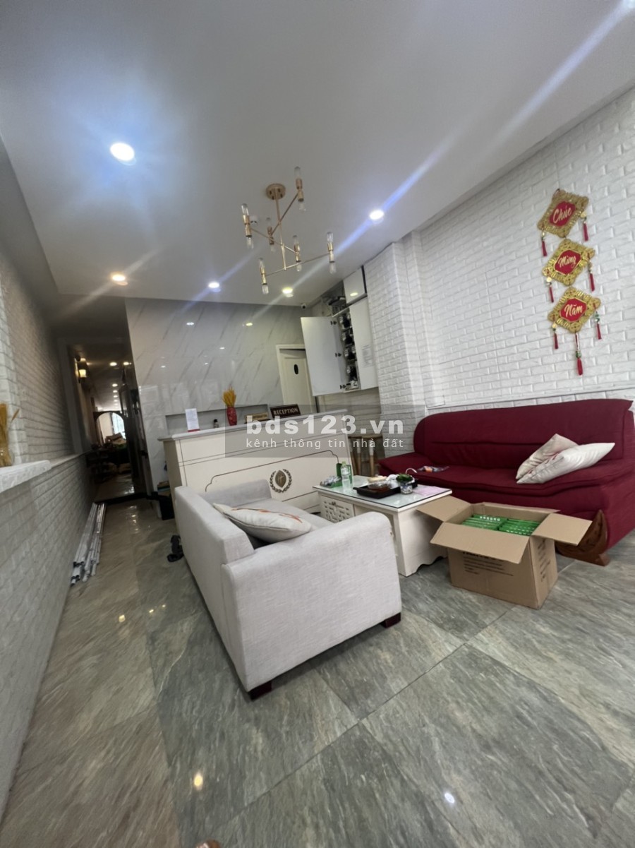 Cho thuê mặt bằng mặt tiền kinh doanh ngay trung tâm Quận 1