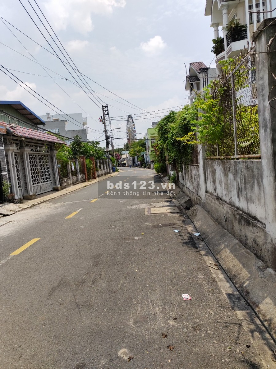 Bán nhà nguyên căn chính chủ 3 tầng đẹp gần Suối Tiên, Quận 9, giá bán 5.2 tỷ, lh 0903721799