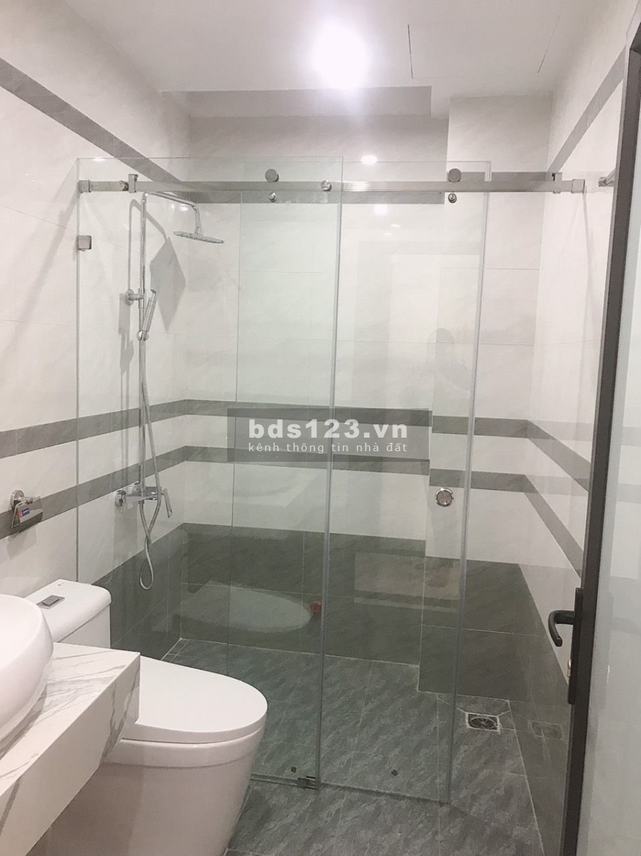 Nhà mới xây siêu hiếm tại Thái Hà mặt tiền siêu rộng 20m ra mặt ngõ oto giá bán 6.85 tỷ
