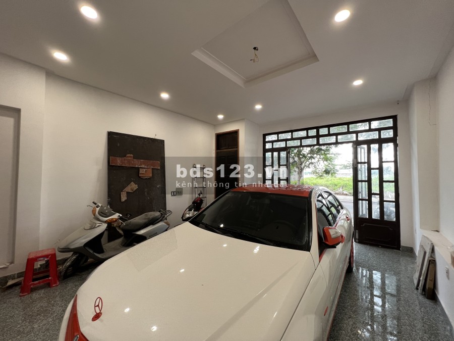 Cho thuê nhà 5x21 mặt tiền đường số 2 Hoàng Quốc Việt giá 12 triệu/tháng
