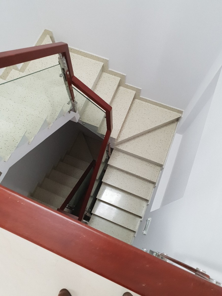 Bán nhà góc 2 mặt tiền Phú Nhuận, 6 tầng, thang máy, cho thuê 60tr